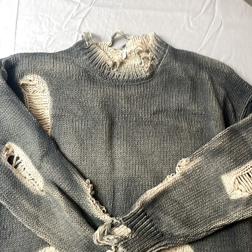 Grey Casual Women's Distressed Two-Tone Round Neck Fashion Pullover Sweater